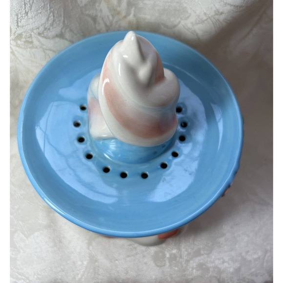 Bunny Rabbit Reamer/Juicer Pastel Ceramic Cracker Barrel, Collectible Vase - Picture 7 of 13